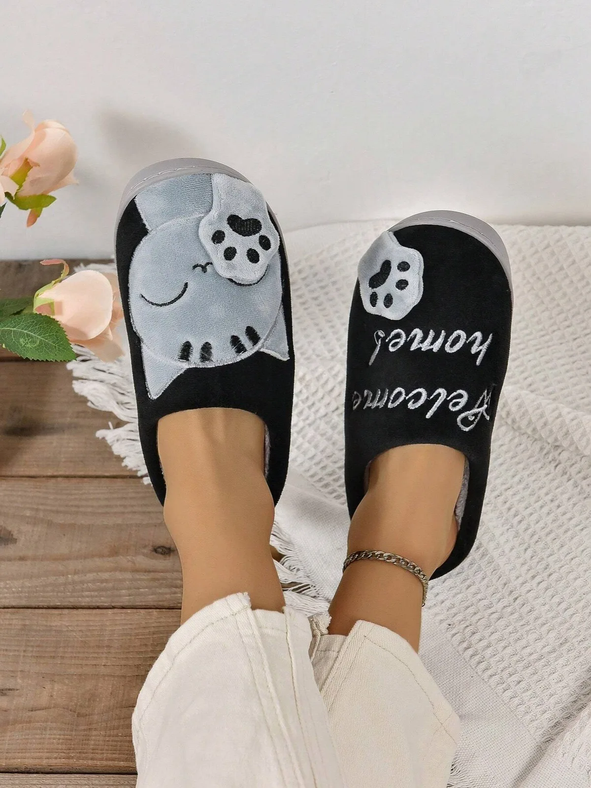 2024 New Arrival Women's Cartoon Lucky Cat Couple Slippers With For Autumn And Winter, Indoor Warm Home Shoes 4