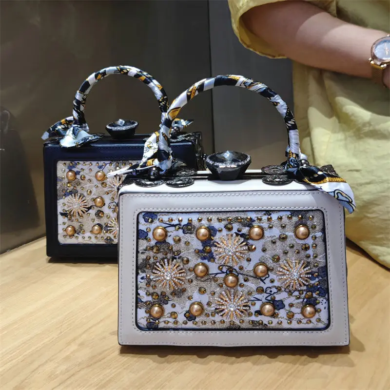 

Luxury Diamond Women Box Design Handbags New Fashion Rivet Tote Shoulder Bags High Quality Ladies Crossbody Top Handle Bag