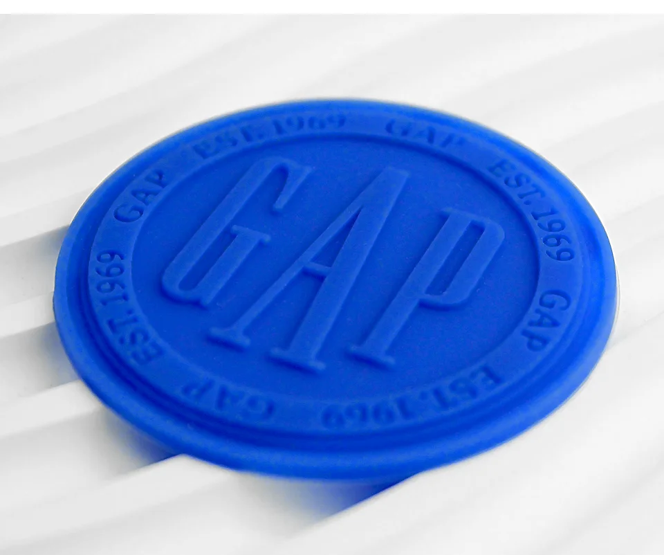 Custom Private LOGO Embossed Rubber Patch Sewing on Clothing Circle Round PVC Label Soft Silicon Badge Garment Accessories