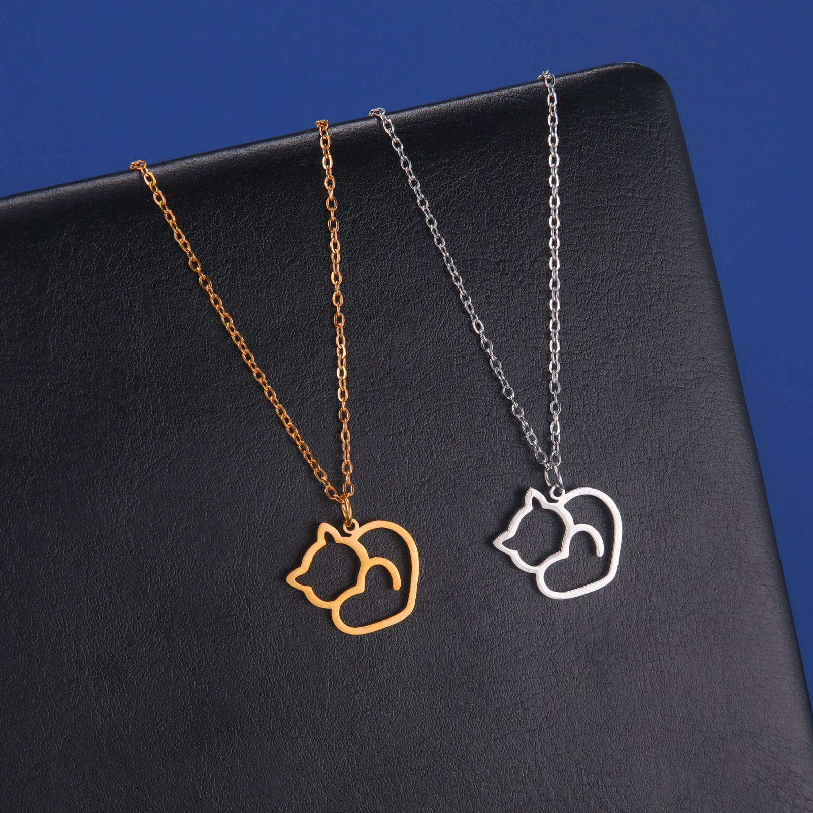 2309-3e9c23.jpg Kitten Necklace