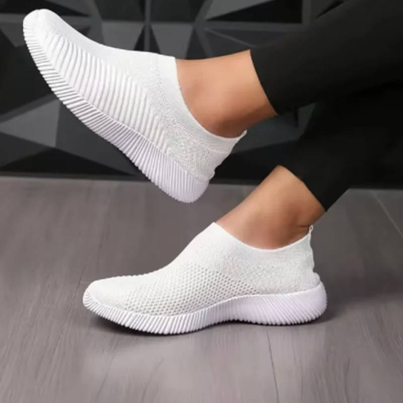 Women's Solid Color Sneakers 5