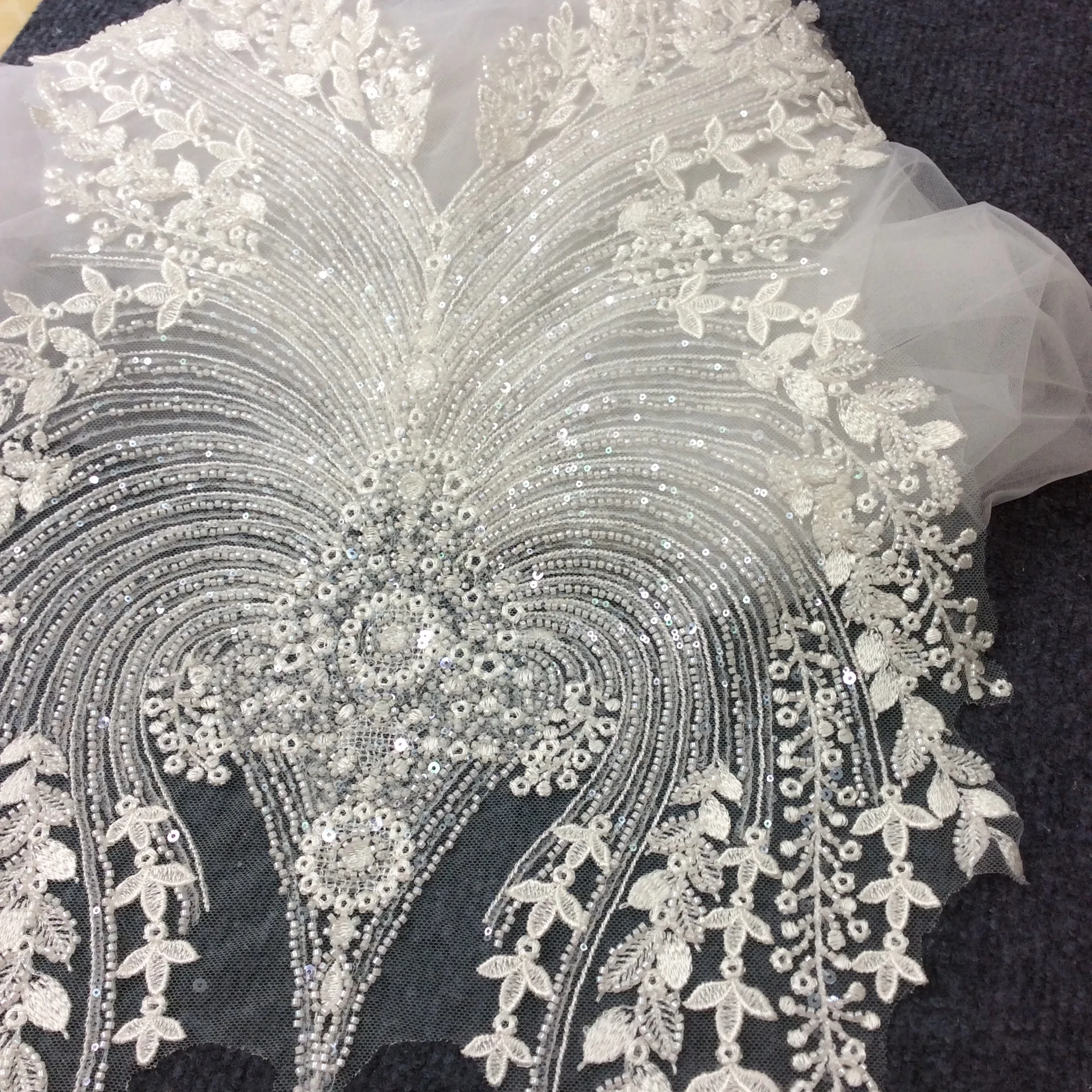 

Тяжелые Блестки из бисера, кружевная ткань для невесты, Расширенная настройка, свадебное платье, набор AB, аппликация с цветочной вышивкой спереди, груди, сзади