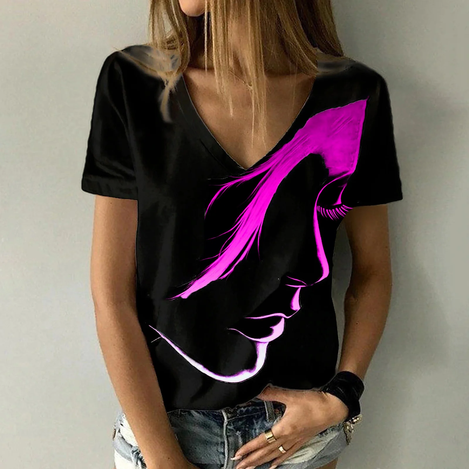 

Women's V-neck short sleeved T-shirt, sexy and fashionable street clothing, 3D printed abstract photos