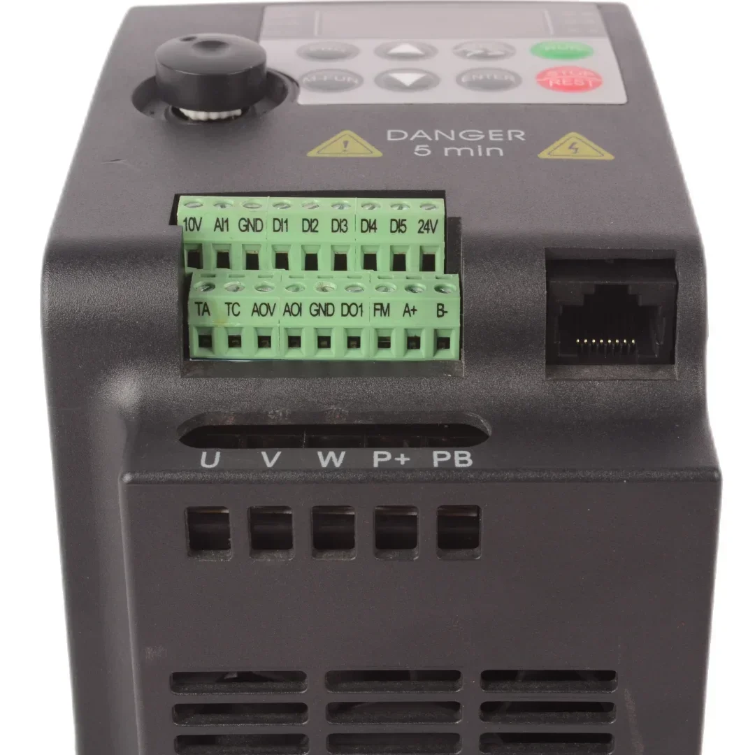220V 380V Variable Frequency Drive Economical Converter Inverter 0.75/1.5/2.2/4/5.5KW Motor Speed Controller suswe-310