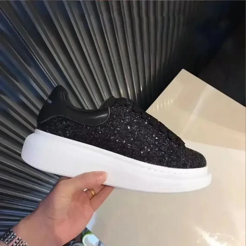 Women Flats Elegant Skateboard Shoes White Sneakers Thick Sole Inner Height Increasing Vulcanized Shoes For Men And Women 5
