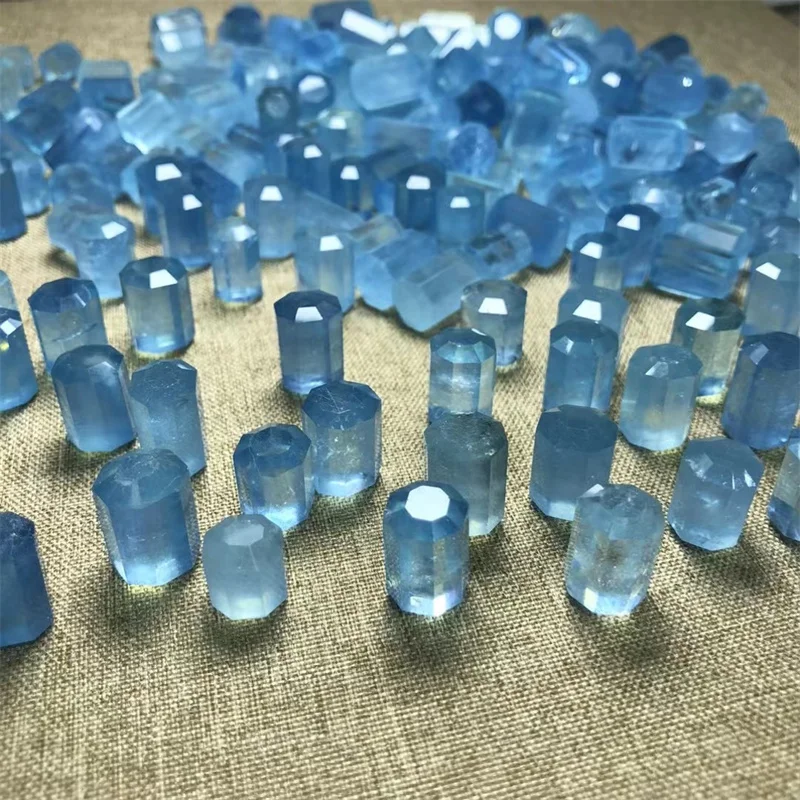 

Natural Aquamarine Hexagonal Prism Pendant Crystal Carving Polishing Mature Charm Jewelry Birthday Present Holiday Gift 13-15mm