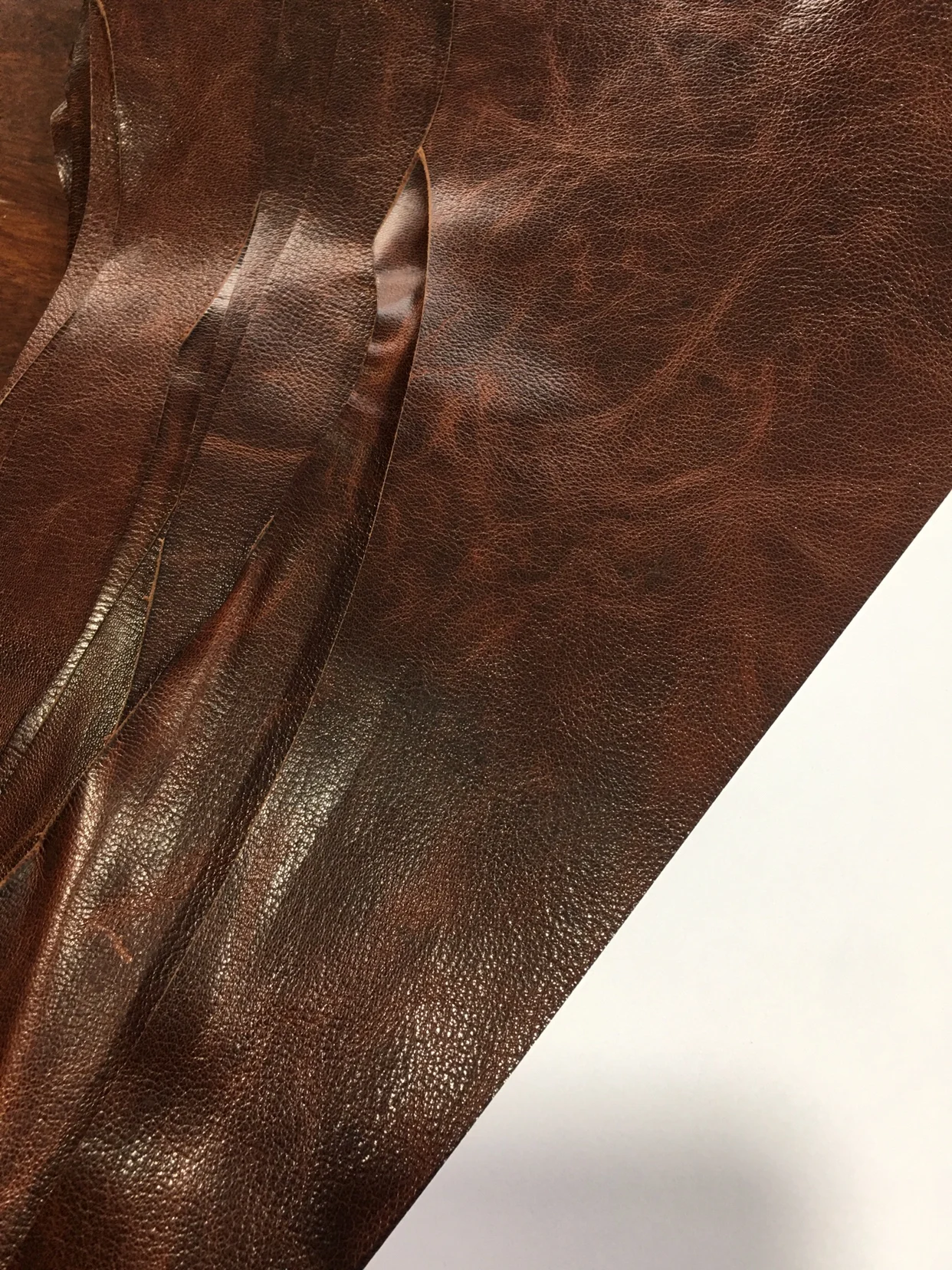 Description Picture 3 of itemoil wax vegetable tanned goat skin 1mm Genuine leather Handmade leather for bags shoes and boots DIY
