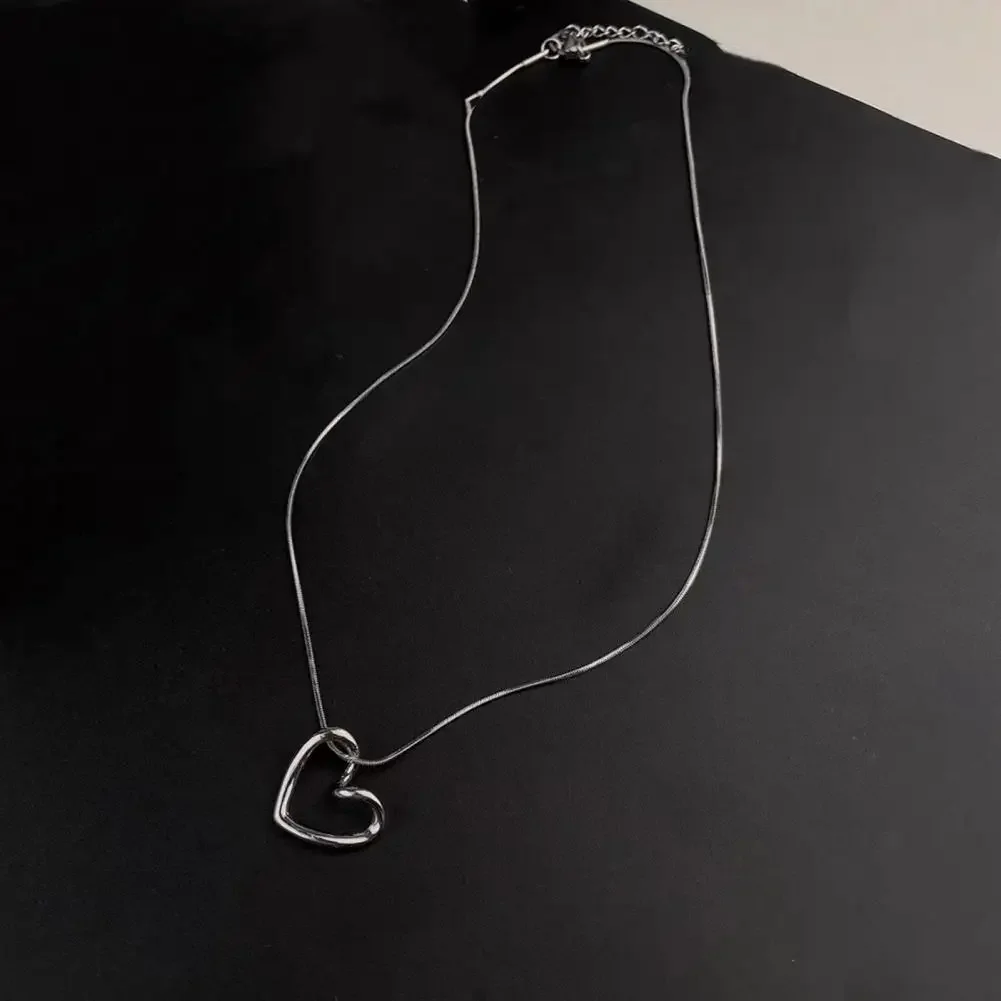 Elegant Hollow Heart Pendant Necklace Adjustable Length Jewelry for Women Wear Parties Pendant