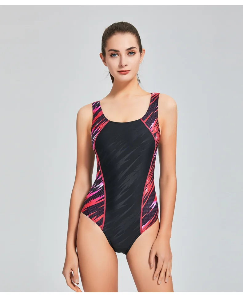 The Waterproof Women's Sports Women's One-Piece Swimsuit Has Chest Pads