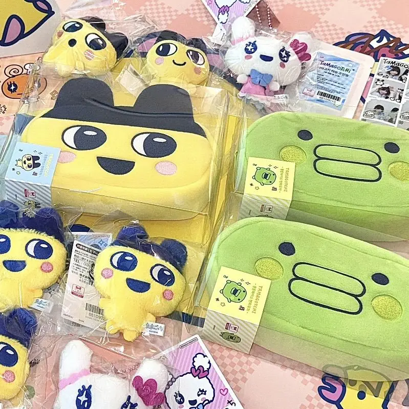 Heißer Verkauf: Tamagotchi-Tasche – Süße Mametchi & Kuchipatchi Stifttasche mit großem Fassungsvermögen für Make-up & Schreibwaren – Niedliches Anime-Geschenk – Detail 5