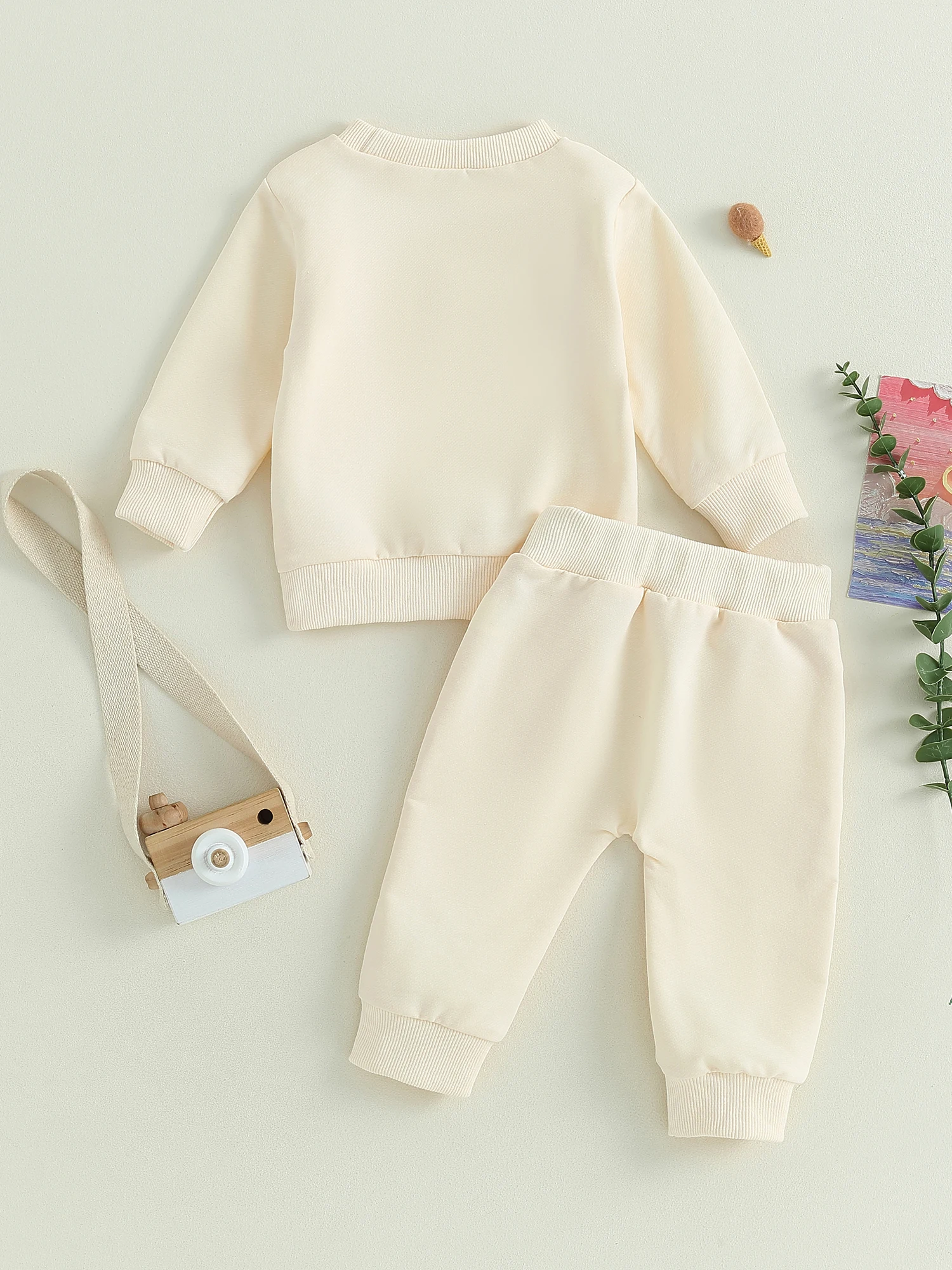 

Adorable Infant Boys Winter Outfit Cozy Hooded Jacket and Stylish Denim Jeans Set for Cold Weather