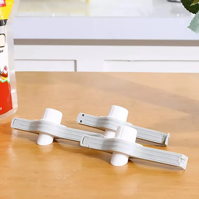 Reusable Ziploc Bag Clip with Pouring Port Seal Food Storage Clip for Snack Bags Cereal Coffee Flour Kitchen Storage Tools