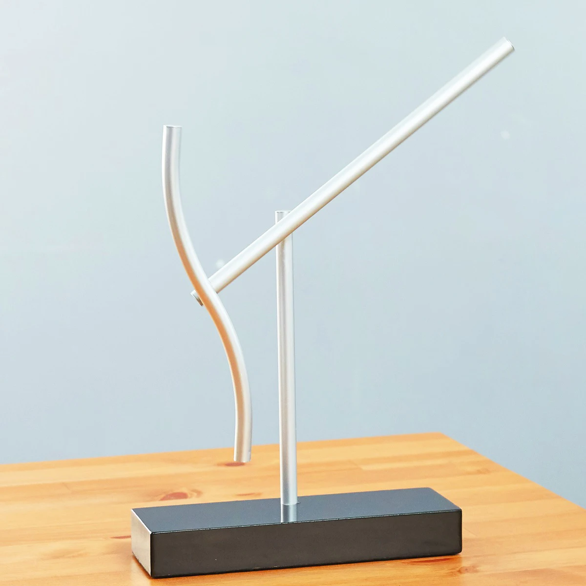 

Metal Decoration Pendulum Perpetual Motion Chaotic Pendulum Abstract Sculpture School Physics Teaching Equipment Desk Newton