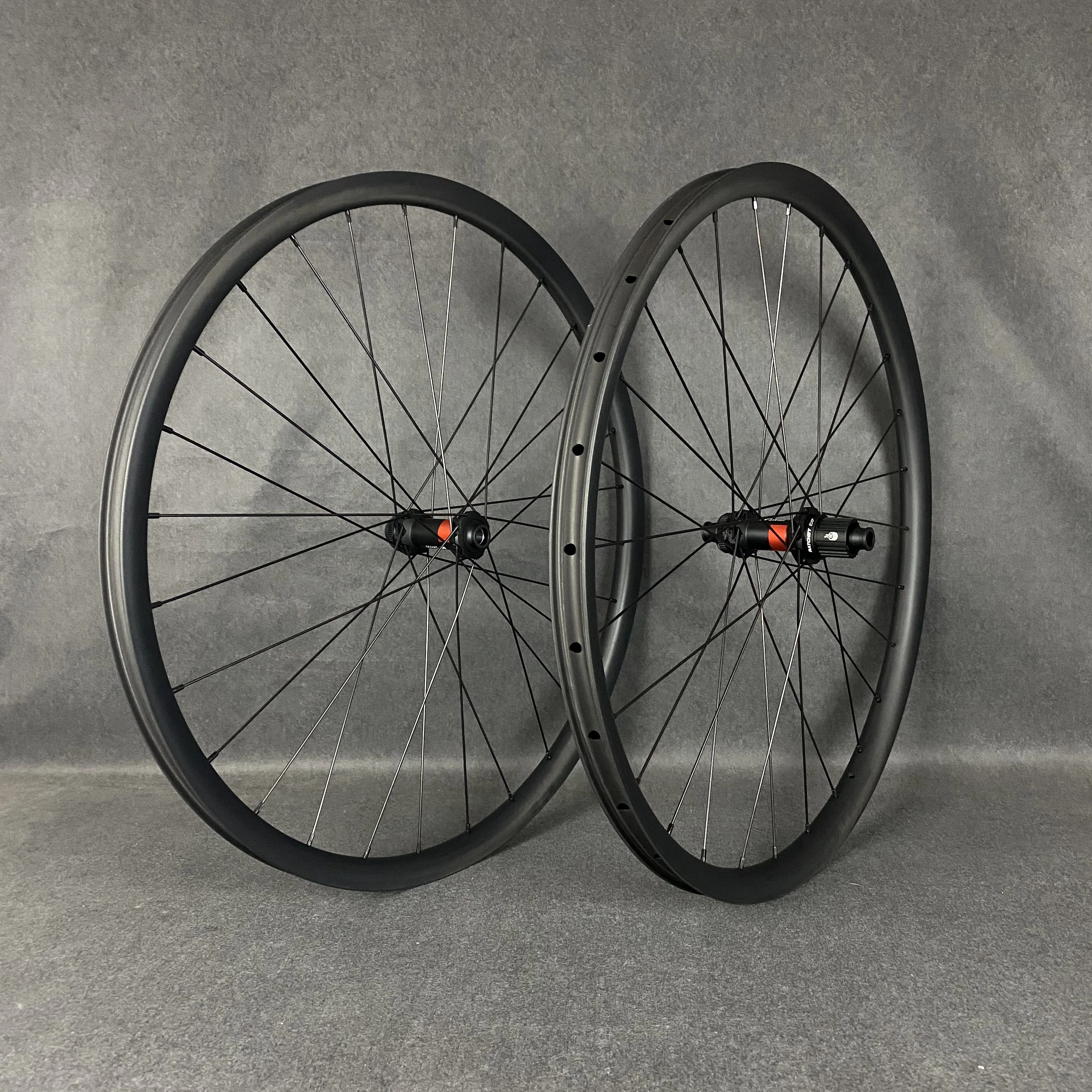Paire De Roues VTT Carbone 29" Tubeless - Neuf, 40mm Largeur, Sans Crochet, Garantie 3 Ans