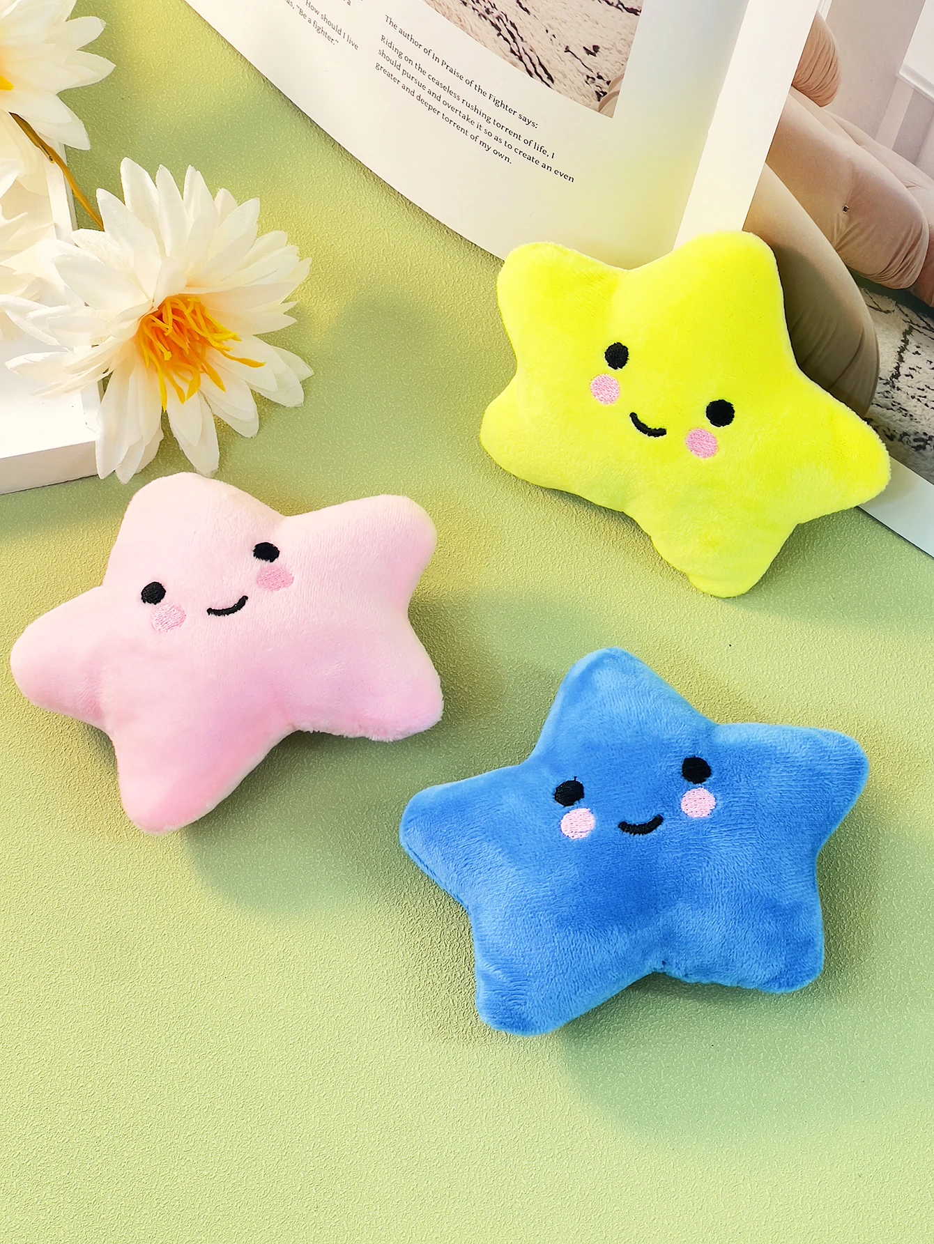 1 plush star pet toy dog vocalization play toy Cute cartoon pet star toy 3