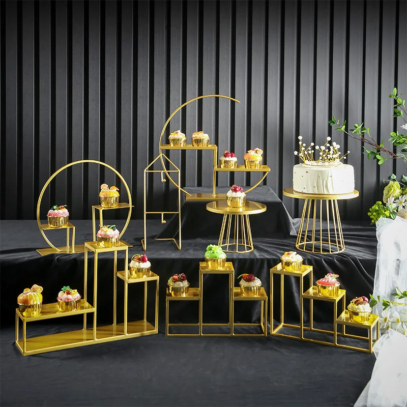 Gold Nordic Cake Stand Living Room Dining Bar Home Garden Cake Stand Pastry Restaurant Party Aesthetic Moule Gateau Dessert Tool