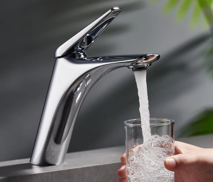 shiny Rose Gold Bathroom Faucets Brief Basin Faucet Sink Mixer Tap Hot & Cold Deck Mounted Lavatory Crane Water Tap