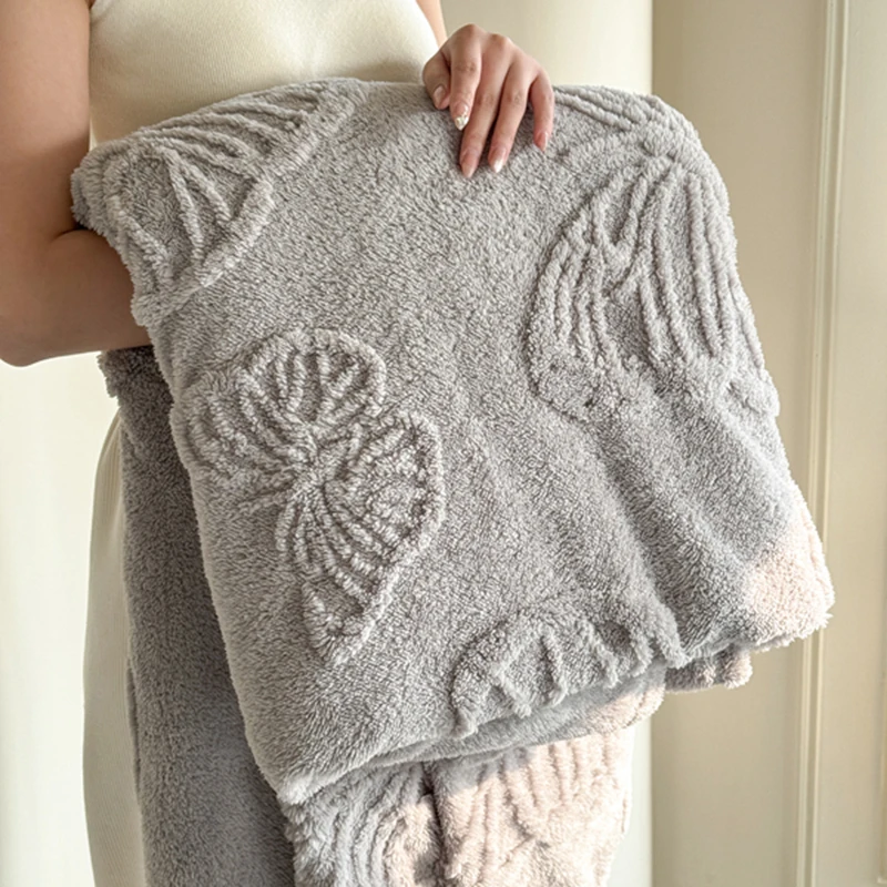Coral Fleece Fabric Autumn Blanket with Exquisite 3D Butterflys Soft Comfortable Warm Winter Sofa Blankets Four Seasons Blanket
