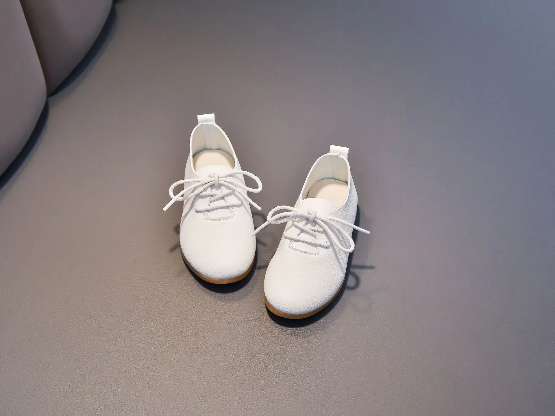 Kinder-Flachschuhe Einfarbig Matt PU Britischer Stil Kinder-Lederschuhe Rutschfest 2026 Neue Mode Jungen Mädchen Schicke Schuhe Weich – Detail 16