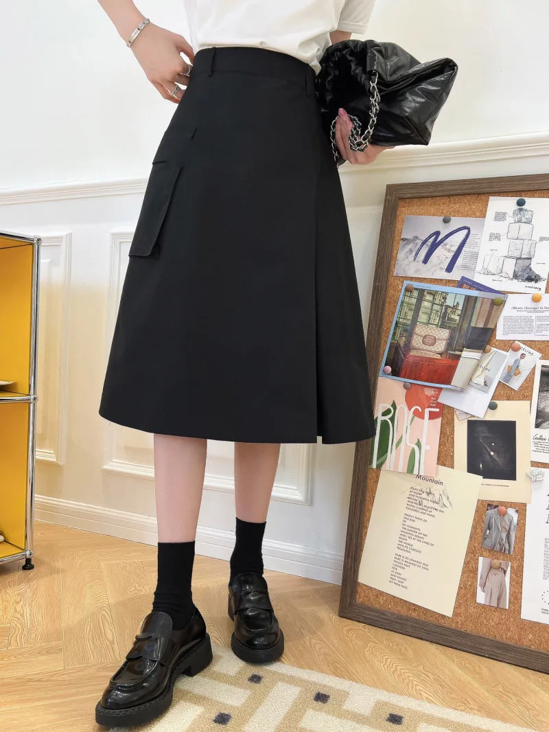 

Workwear style, fashionable and trendy women's skirt with large pocket design, simple and casual, versatile long skirt