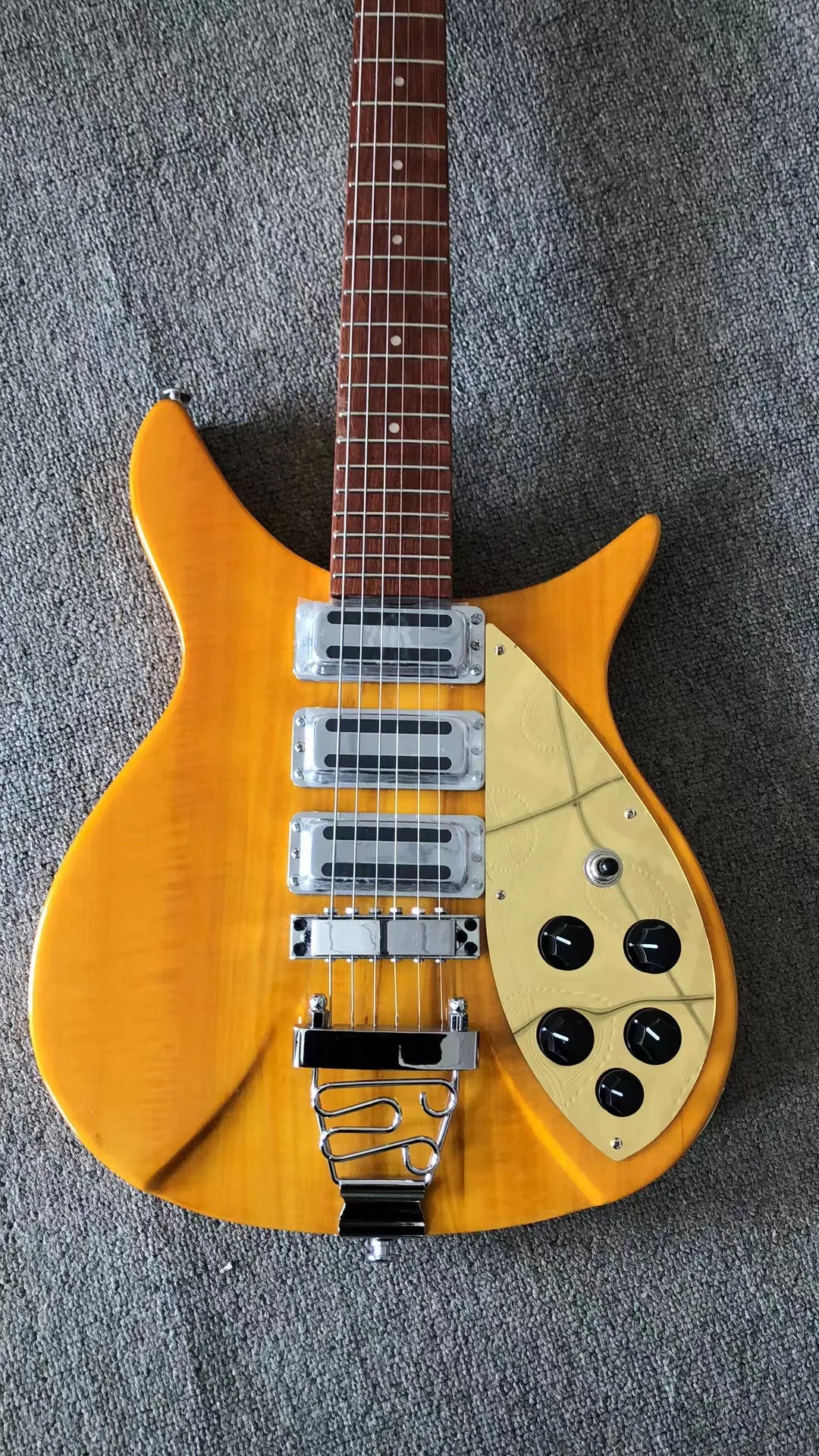 

В наличии 325 корпус электрической гитары из липы с кленовым горлышком 3 пикапа с глянцевой отделкой Бесплатная доставка