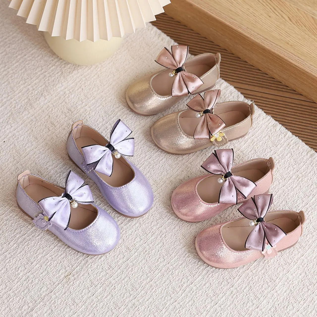 Girls White Leather Shoes with Big Bow-knot Princess Sweet Classic Fashion Children Party Shoes for Wedding Soft Anti-slippery