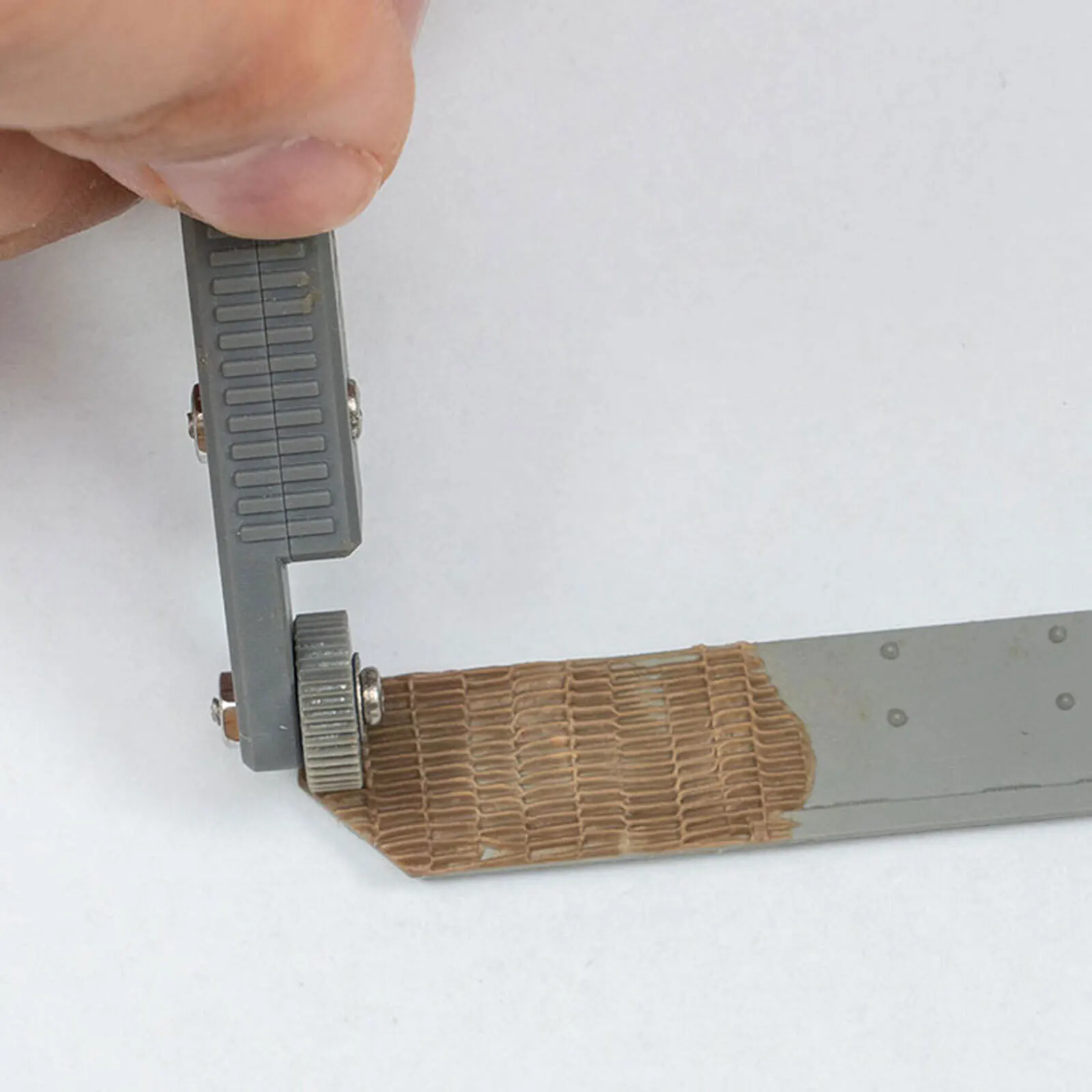 Anti-magnetic Tool For Zimmerit Coat 1:35 1:48 1:72 War Chariot Model DIY Modeling tools for hobby