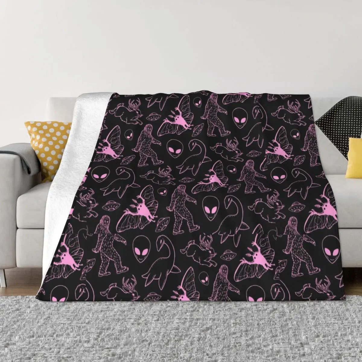Bigfoot Mothman UFO Cryptid Pattern Blankets Fleece Throw Blankets Summer Air Conditioning Personalised Soft Warm Be