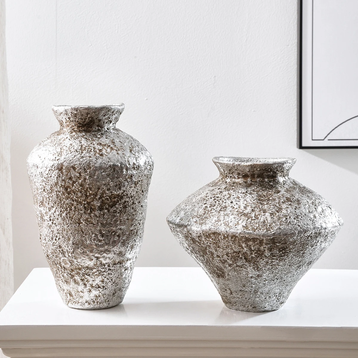 1PC, a retro earthenware jar shaped decorative vase, an antique resin material silver earthenware jar home decorative vase