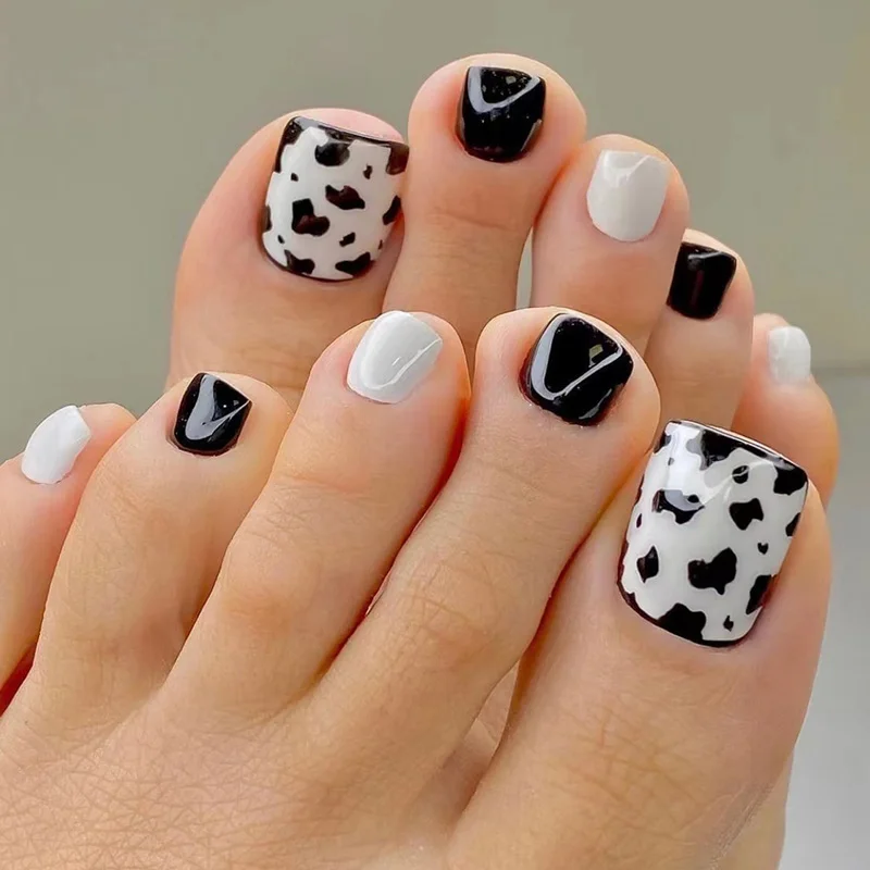 40+ Stunning Summer Toenail Designs to Show Off on the Beach - Bellatory