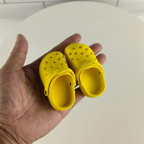 작고 귀여운 3D 미니 샌들 슬리퍼, 사랑스러운 플라스틱 비치 신발, 악어 구멍 애완 동물 신발, 키 체인 가방 장난감, 8cm 인형 신발, 2 개/쌍 3