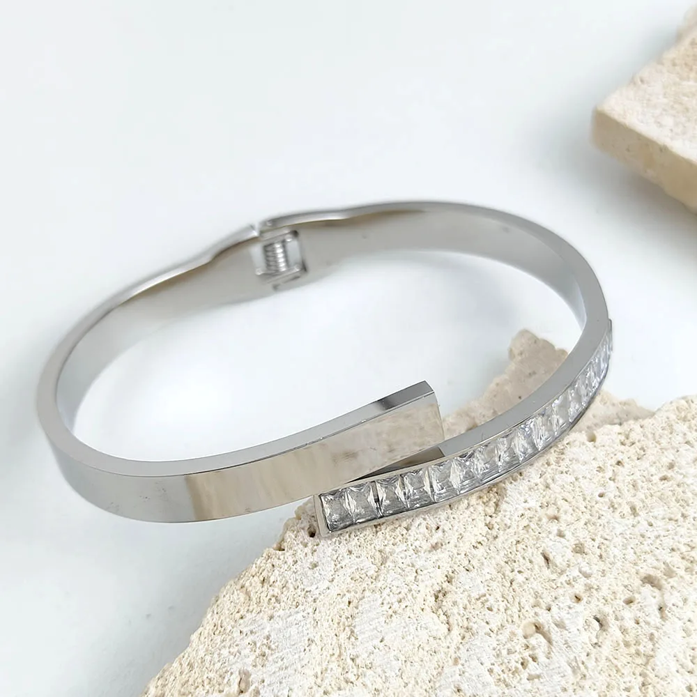 New diamond-enclosed open-end women's bracelet stainless steel 18K, light luxury high quality waterproof, gift for girls 5