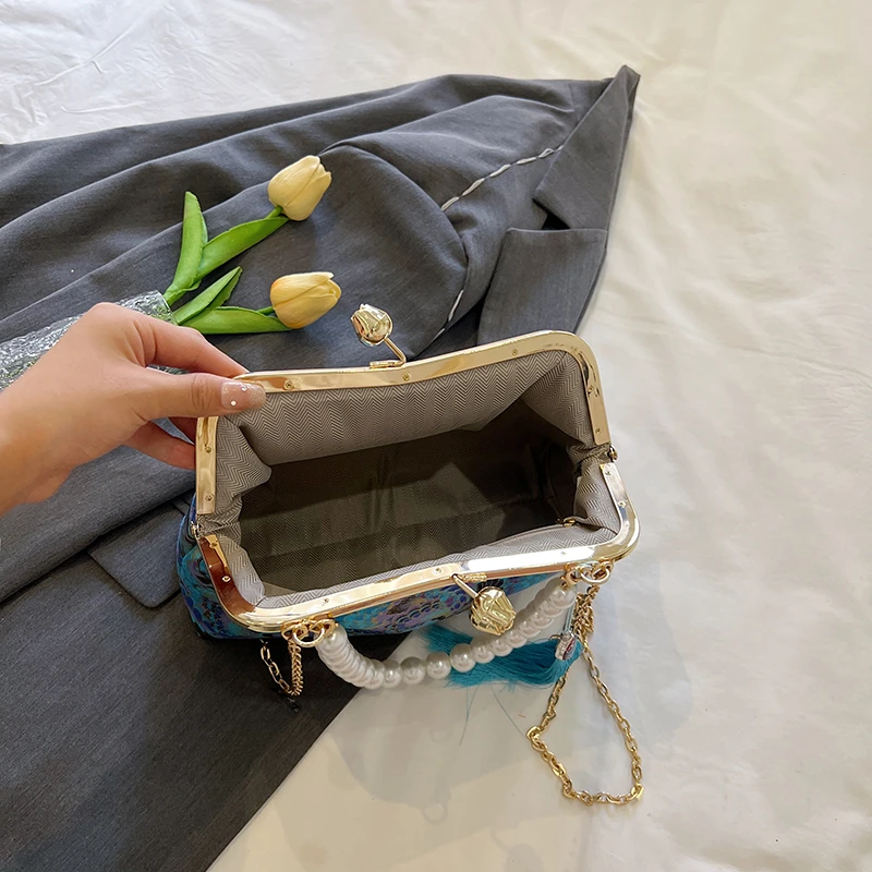 Designer Small Shoulder Bag Fashion Floral Women Evening Bag Satchel Vintage Clip Crossbody Purse Luxury Pearl Chain Handbag