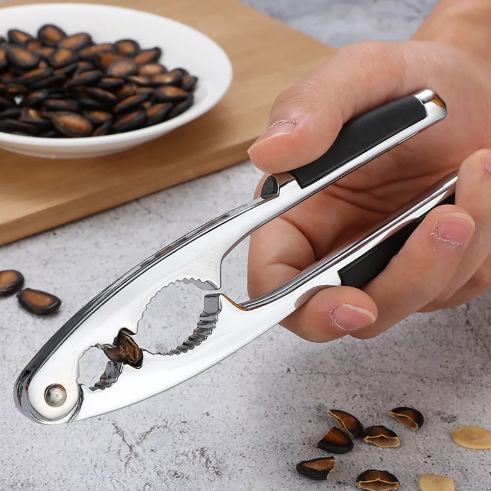 Zinc Alloy Walnut Cracker Serrated Anti-slip Design Extended Handle Pecan Sheller Professional High Hardness Nut Clamp