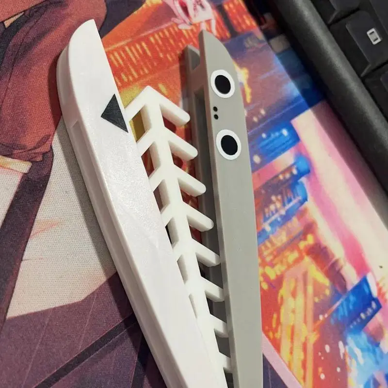 New Sakaban Fish Bone Design 3D Butterfly Knives Toy Smooth Flipping Stress Relief Sensory Toy Butterfly Knives Training Toys
