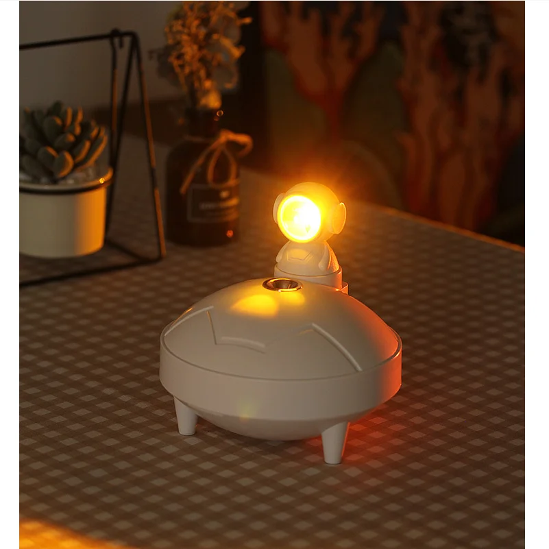 Astronaut Humidifier Household Ornaments Sunset Light Humidification Rehydration USB Charging Sprayer 4