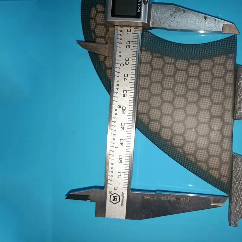 Description Picture 4 of itemBiLong FCS II Plug GX Small Side Fin Two Pieces Suitable for 2+1 Longboard Surfing Wake Surfboard Tail Fin Fiberglass Material