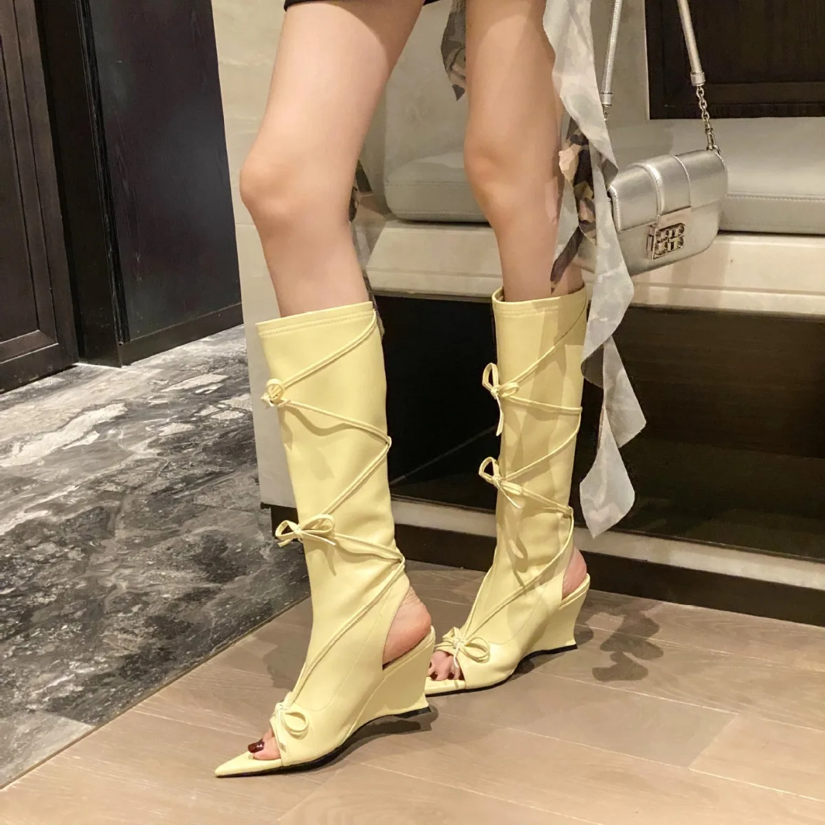 

Женские Ботинки на каблуке средней высоты, с открытым носком, на высоком каблуке