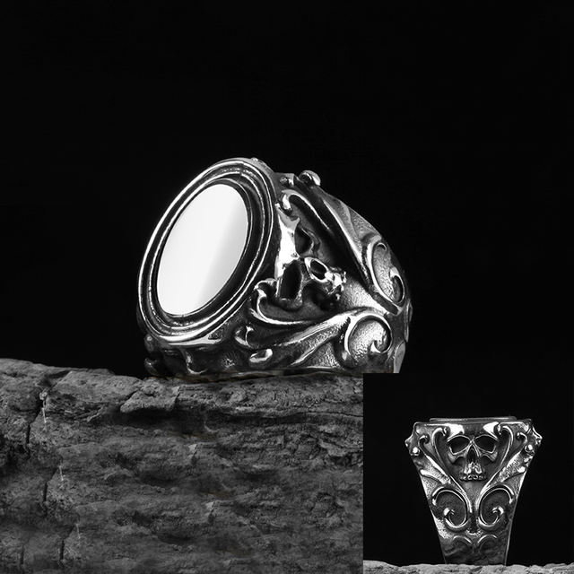 SKULL RING WITH PATTERN