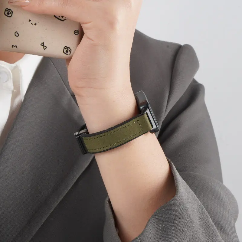 Stylish Silicone-Leather Magnetic Strap – Unisex Wristband Accessory