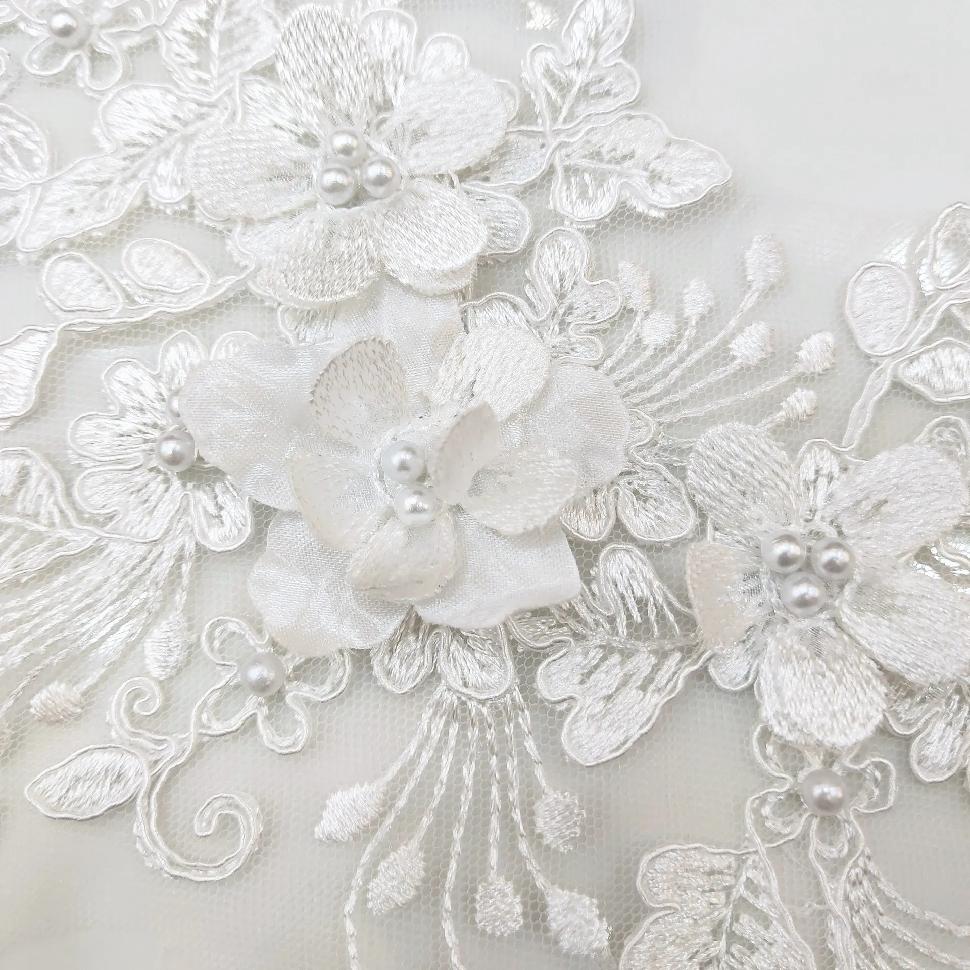 Embroidery Cloth Patches 1 Pair White Strand Three-dimensional Embroidery Floral DIY Wedding Dress Accessories