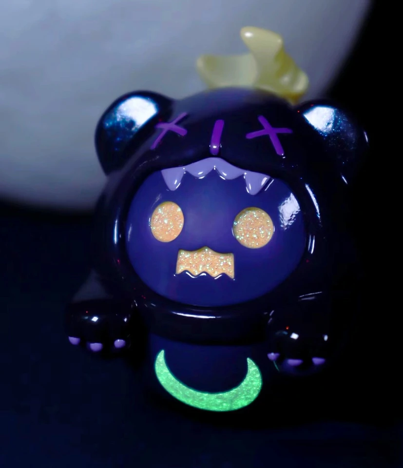 SHINWOO HALF MOON BEAR フィギュア Original ShinWoo Half Moon Bear Baby Figure Toy Luminous Moon