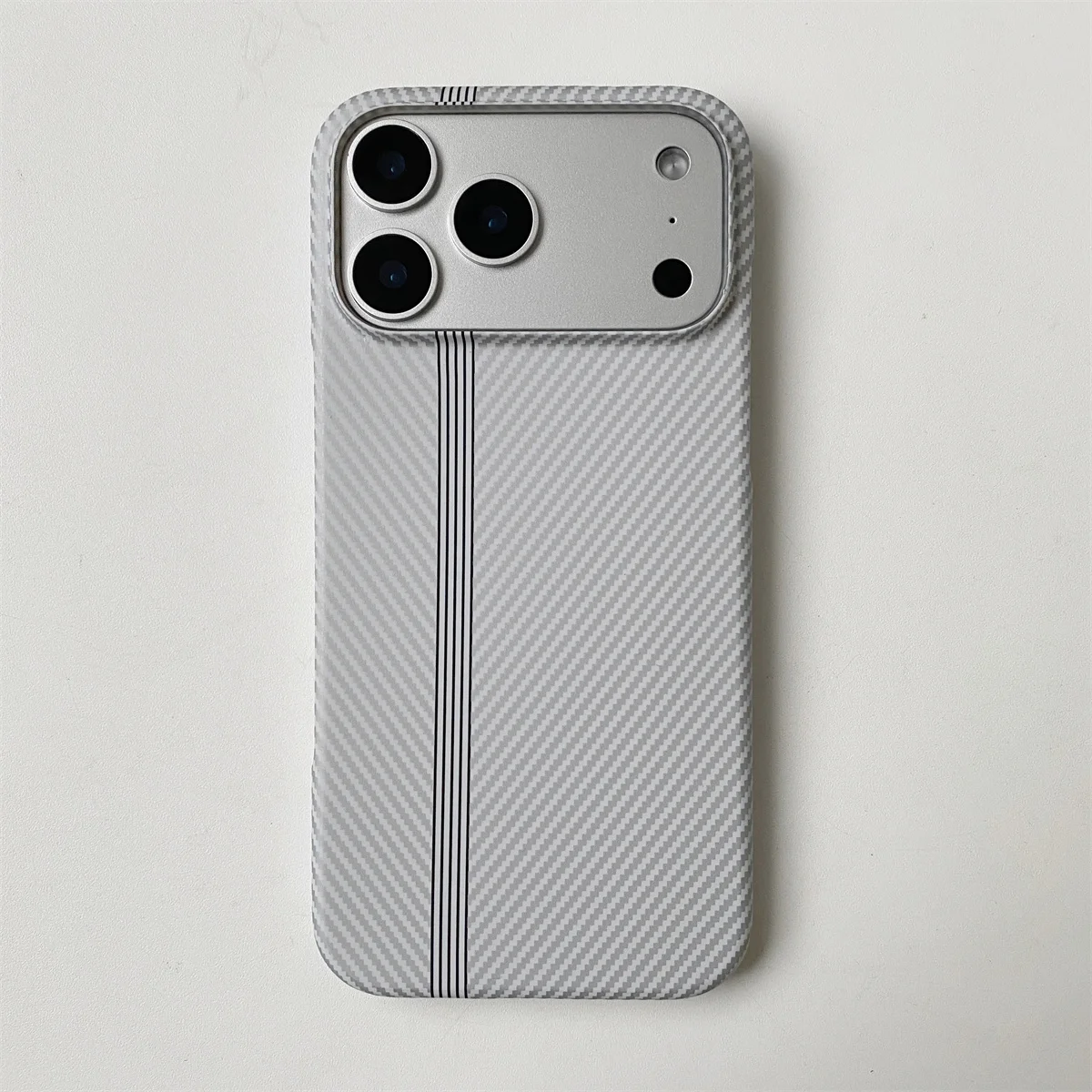 Elegant Carbon Fiber Kevlar Pattern Shockproof Retro Leather Phone Case