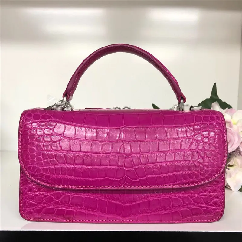 Рисунок 4 - Женская маленькая сумочка из натуральной