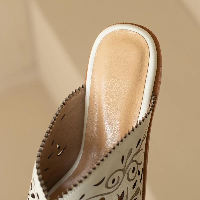 2024 Women's New Spring/Summer Pointed Retro Genuine Leather Hollow Carved Large Heel Baotou Comfortable Muller Slippers