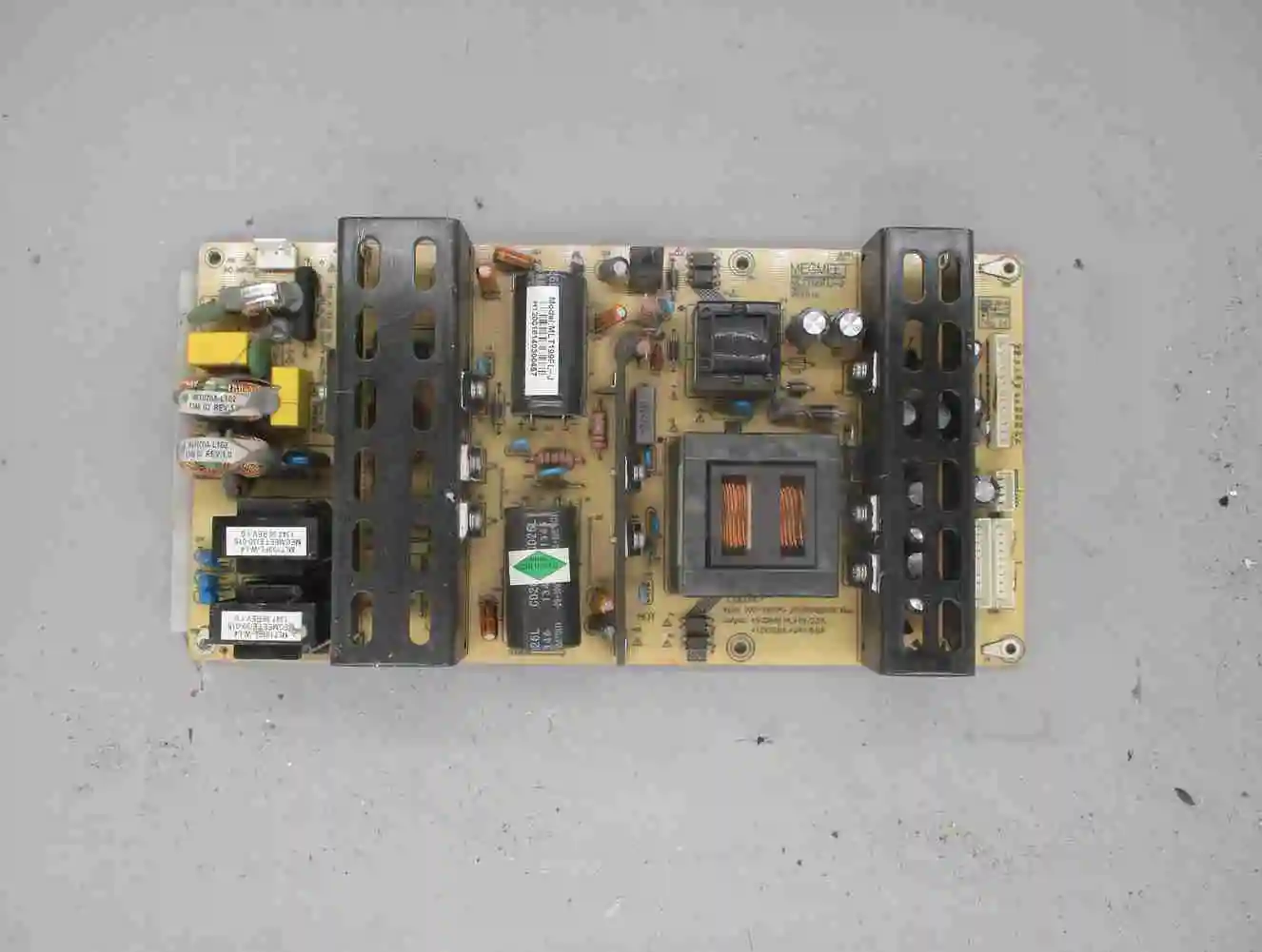 

Disassemble the Lcd Megmit 42-47 Inch Power Board Megmeet Mlt199fl-j Rev: 1.1