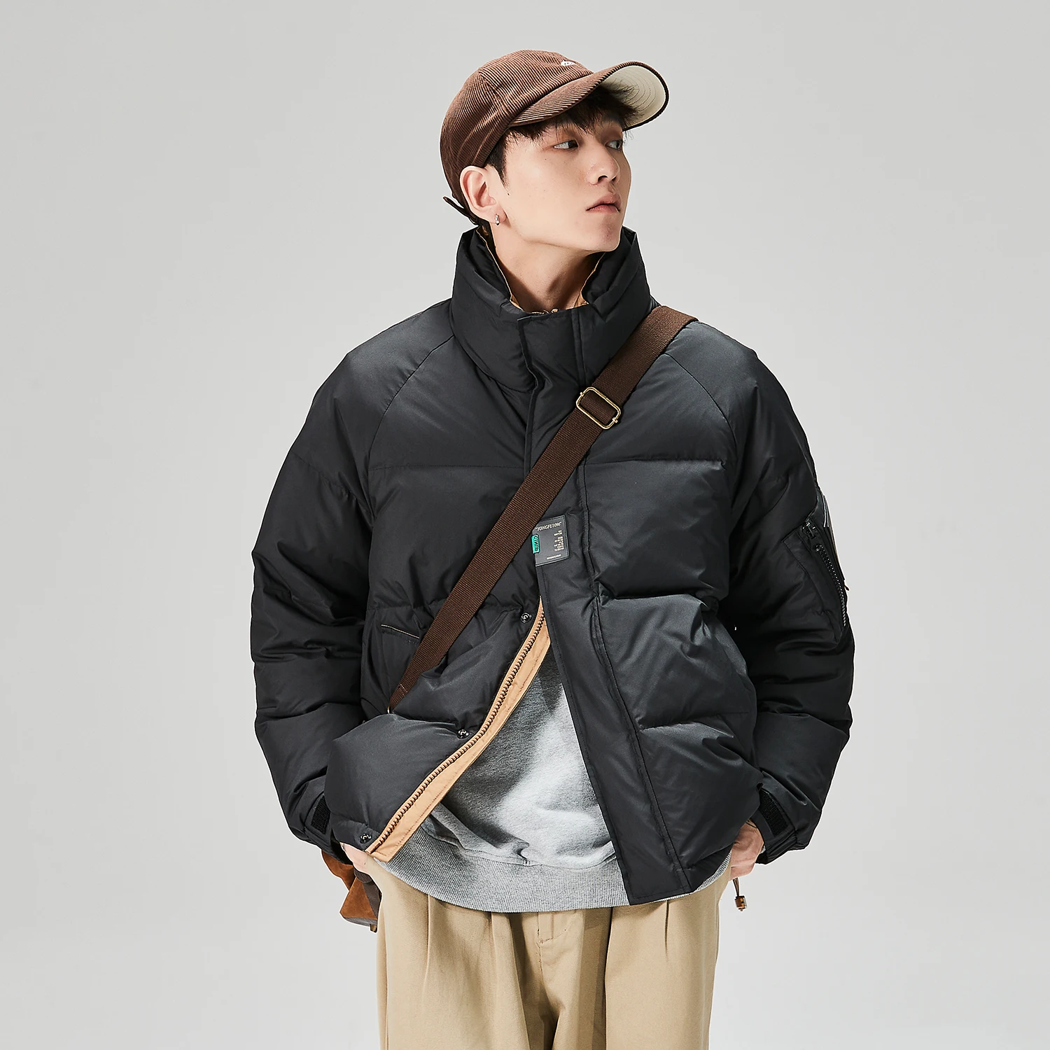 

Bright-faced short down jacket, men's stand-up collar thickened, two casual loose coats, new for winter 2022