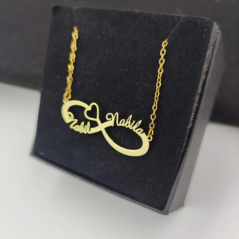 Collana a farfalla, Collana a farfalla di cristallo, Collana con ciondolo a farfalla con pavé delicato, Gioielli a farfalla, Regalo di compleanno di Natale per lei - Italia