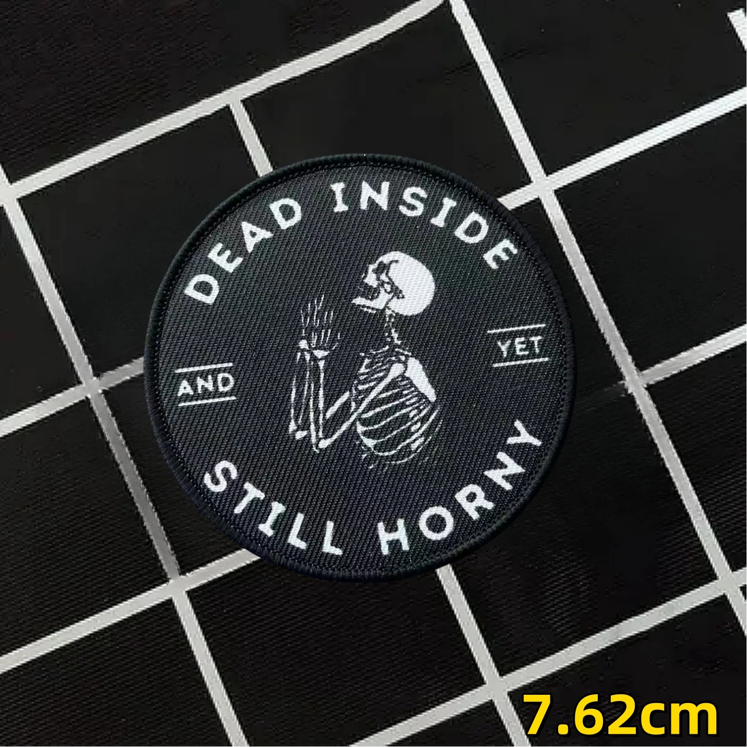 WTF!! American Moral Badge Dead Inside Yet Still Horny Skull Taktische Patches Armband Druck Haken und Schleife Rucksack Aufkleber – Detail 2