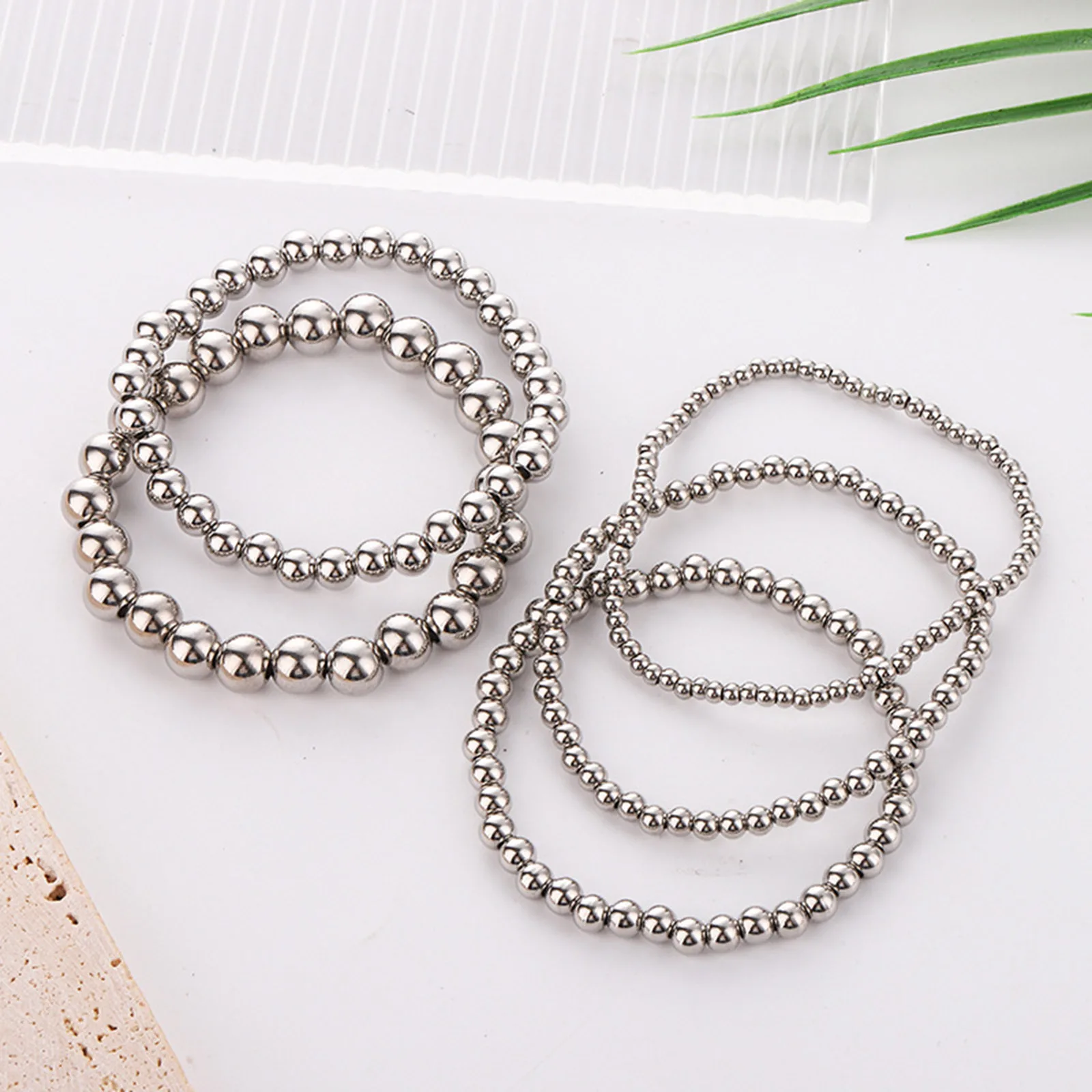 Set De 4 Pulseras De Fútbol Tejidas + 2 Tarjetas - Pulseras Deportivas Blanco Y Negro Para Niños Y Niñas